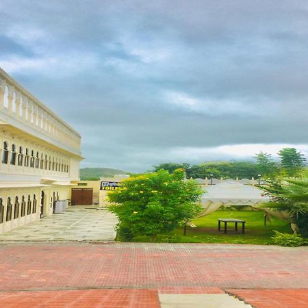 Hotel O The Takhatgarh Resort Nāthdwāra Exteriér fotografie